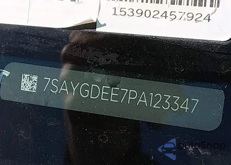 2023 Tesla Model Y Awd/Long Range Dual Motor All-Wheel Drive z USA, uszkodzony, nr VIN 7SAYGDEE7PA123347